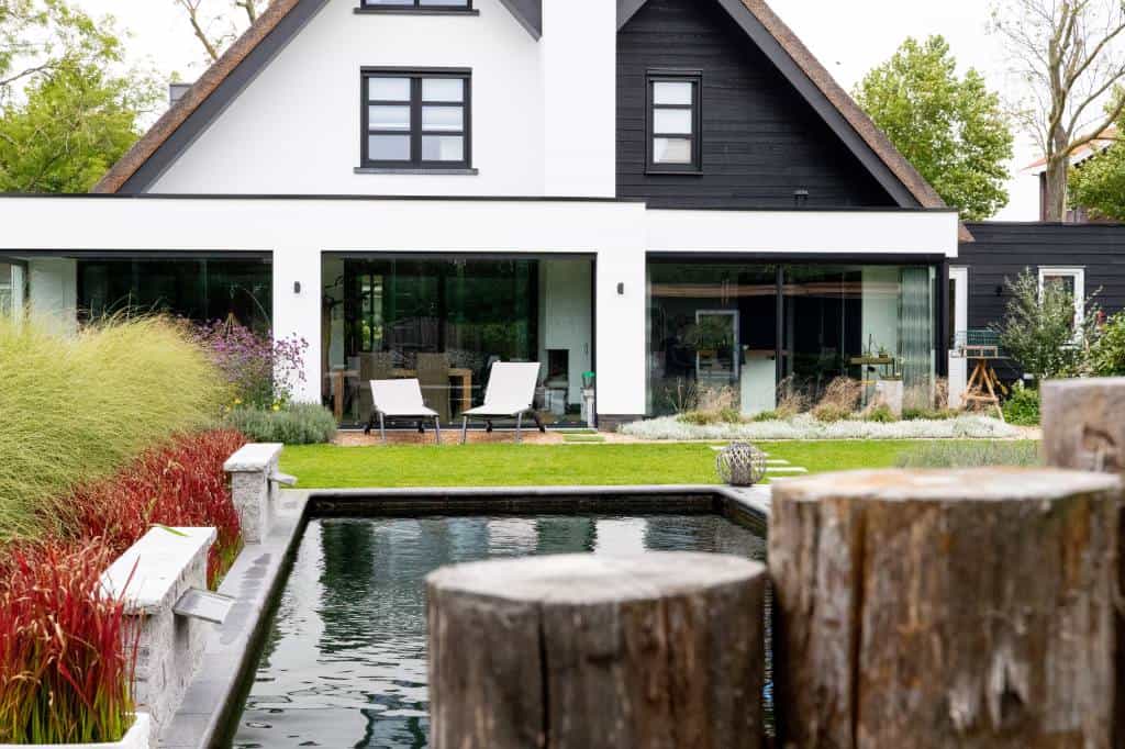 landelijke tuin met vijver en waterelementen dutch quality gardens bosman tuinadvies (4)