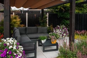 Sfeervolle-groene-tuin-Bosman-Tuinadvies